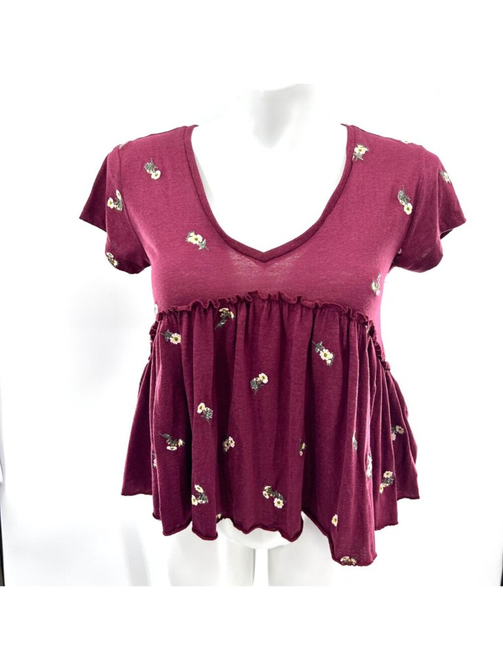 ALTAR'D STATE MAROON STITCHED FLOWER SHORT SLEEVE BABY DOLL TOP - S